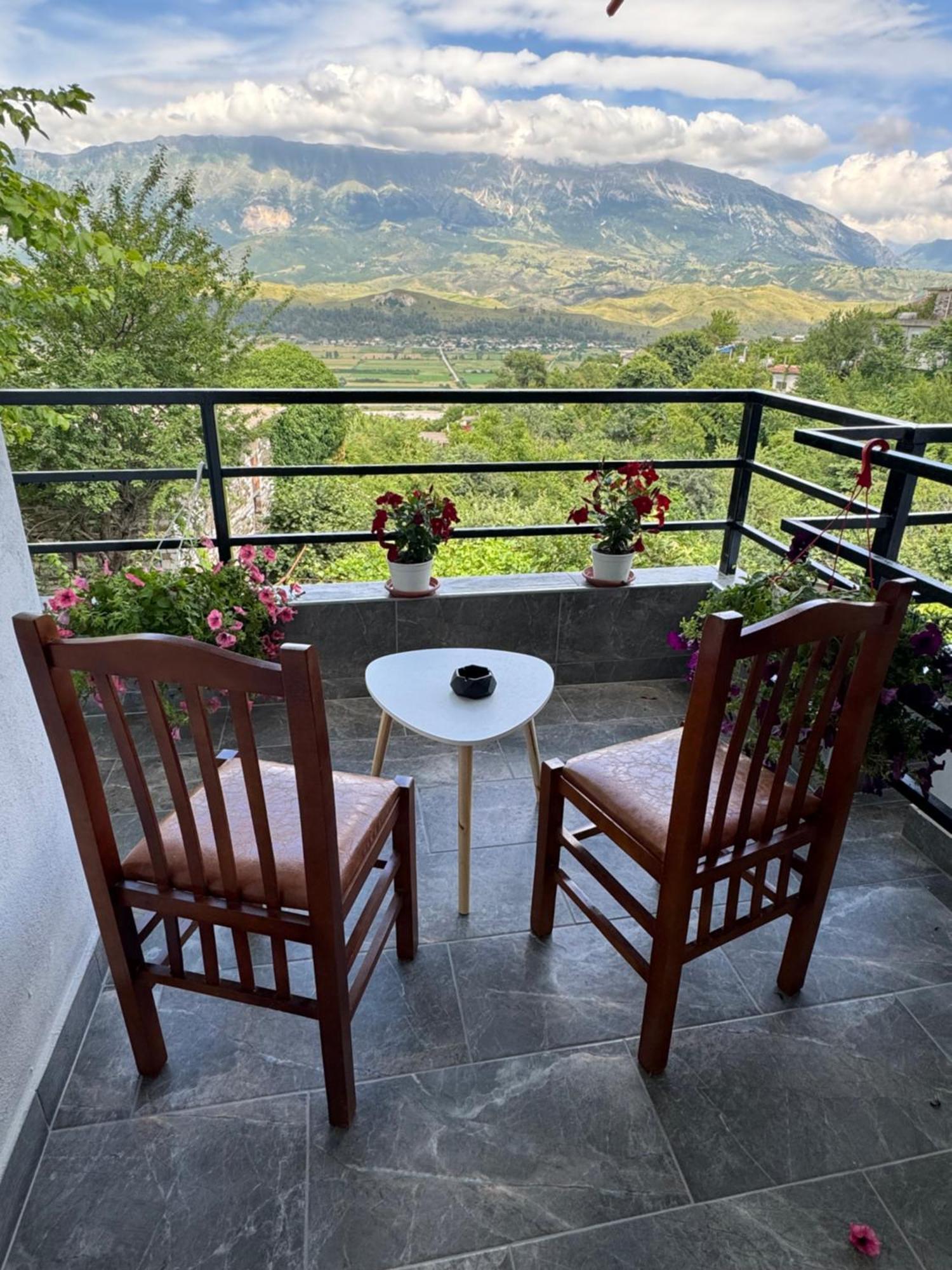 Guva Guest House Gjirokastra Kültér fotó